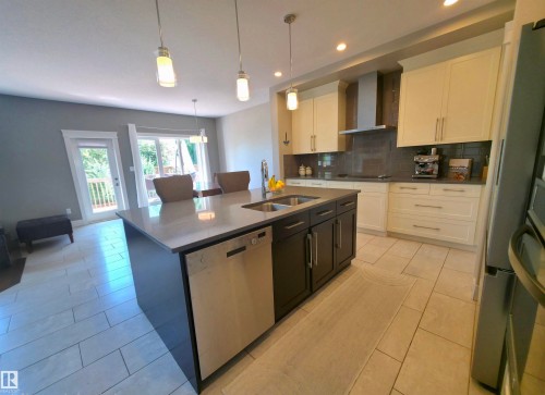 Kitchen - 1 Hemlock Close, Fort Saskatchewan, AB 