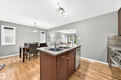 5233 2A Avenue, Edmonton, AB 