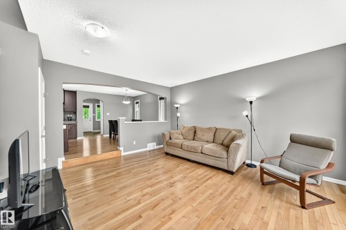 5233 2A Avenue, Edmonton, AB 