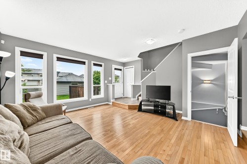 5233 2A Avenue, Edmonton, AB 