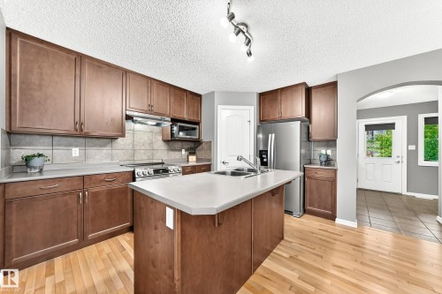 5233 2A Avenue, Edmonton, AB 