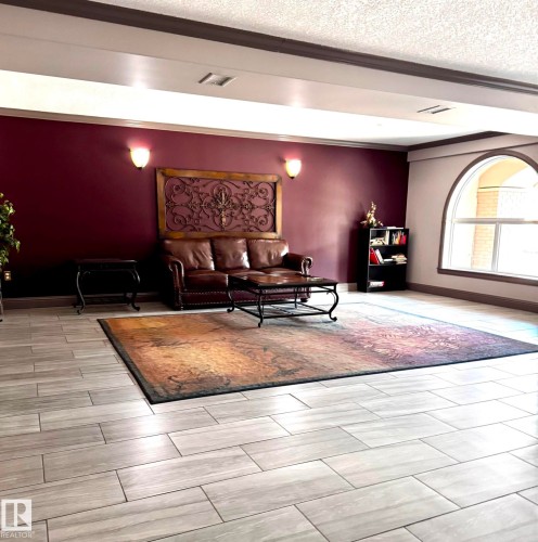 Spacious common area - 330 13111 140 Avenue, Edmonton, AB 