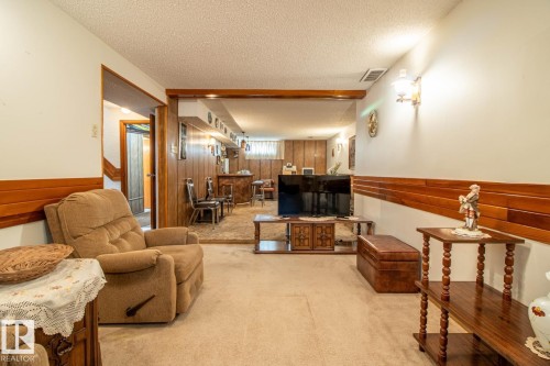 14107 58 Street, Edmonton, AB 