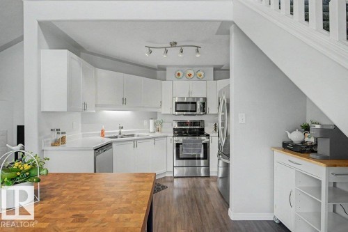 401 10827 85 Avenue, Edmonton, AB - Indoor Photo Showing Kitchen With Double Sink