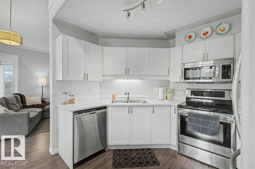 401 10827 85 Avenue, Edmonton, AB - Indoor Photo Showing Kitchen With Double Sink