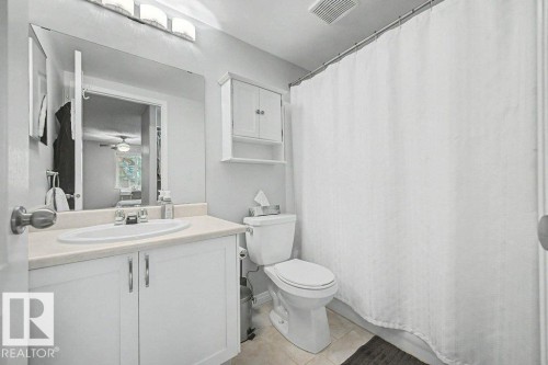 401 10827 85 Avenue, Edmonton, AB - Indoor Photo Showing Bathroom