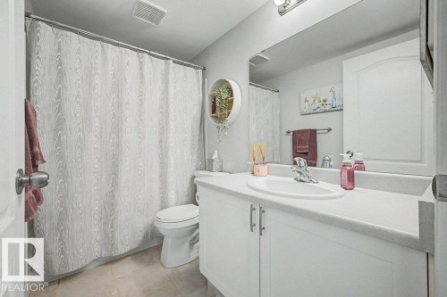 401 10827 85 Avenue, Edmonton, AB - Indoor Photo Showing Bathroom