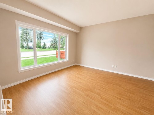 #A 4923 49 St, Gibbons, AB - Indoor Photo Showing Other Room