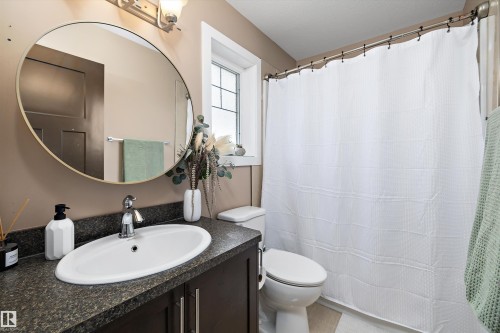 102 Richmond Link, Fort Saskatchewan, AB - Indoor Photo Showing Bathroom