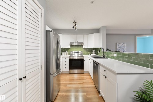 402 10221 111 Street, Edmonton, AB 