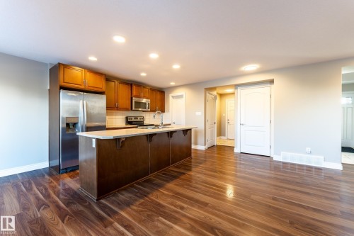 17614 8 Avenue, Edmonton, AB 