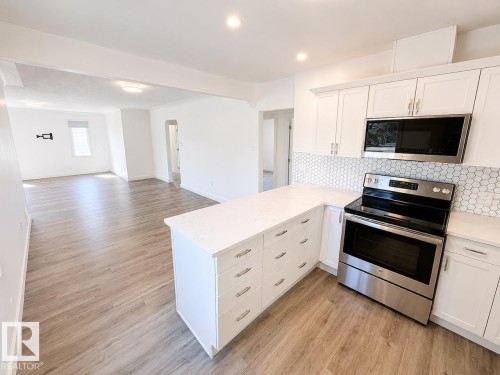 Upper 11348 111 Avenue Nw, Edmonton, AB 