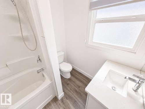 Upper 11348 111 Avenue Nw, Edmonton, AB 