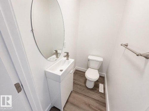 Upper 11348 111 Avenue Nw, Edmonton, AB 