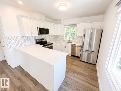 Upper 11348 111 Avenue Nw, Edmonton, AB 