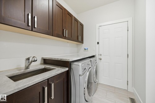 1024 Armitage Crescent, Edmonton, AB 