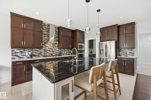 1024 Armitage Crescent, Edmonton, AB 