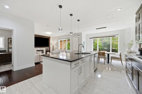 1024 Armitage Crescent, Edmonton, AB 