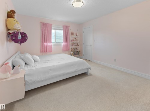 16011 46 Street, Edmonton, AB 