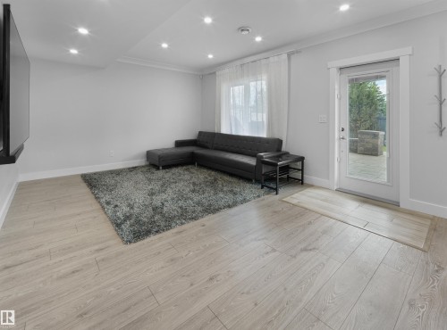 16011 46 Street, Edmonton, AB 