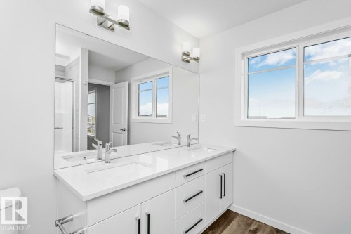 Ensuite - 2940 65 Street, Edmonton, AB 