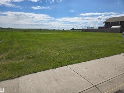 4 MONTEREY Estates Wetaskiwin, AB T9A 1K2