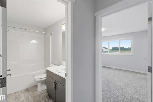 1088 Mcleod Avenue, Spruce Grove, AB - Indoor Photo Showing Bathroom