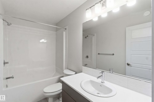 1088 Mcleod Avenue, Spruce Grove, AB - Indoor Photo Showing Bathroom