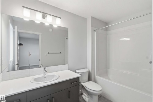 1088 Mcleod Avenue, Spruce Grove, AB - Indoor Photo Showing Bathroom
