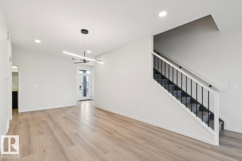 7351 Klapstein Crescent, Edmonton, AB 