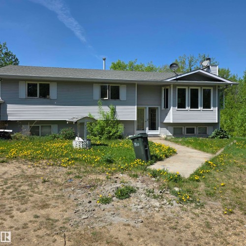 Two-story residence featuring light gray siding and a gray shingle roof - 133 52039 Range Road 213, Rural Strathcona County, AB - Outdoor