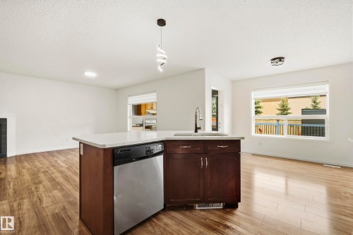1526 37C Avenue, Edmonton, AB 