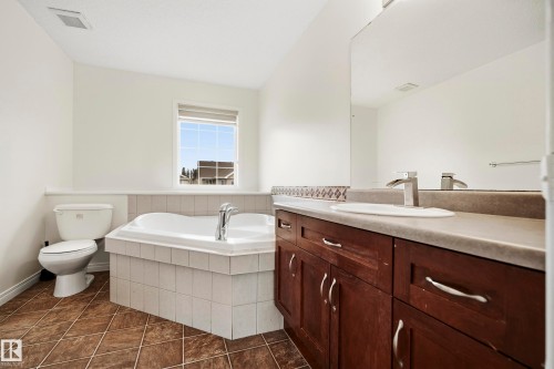 1526 37C Avenue, Edmonton, AB 