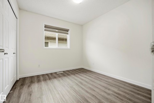 1526 37C Avenue, Edmonton, AB 