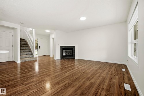 1526 37C Avenue, Edmonton, AB 