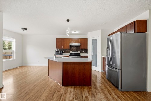 1526 37C Avenue, Edmonton, AB 