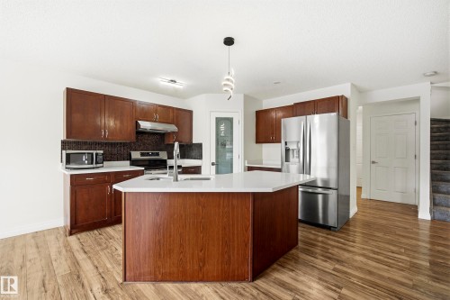 1526 37C Avenue, Edmonton, AB 