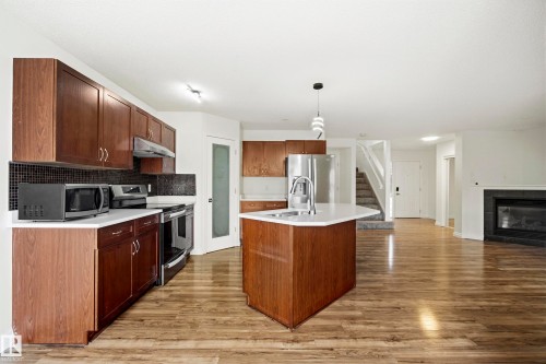 1526 37C Avenue, Edmonton, AB 