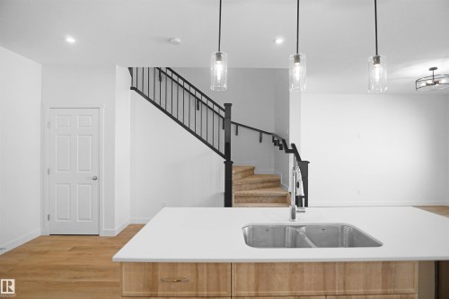 242 Elliott Wynd, Fort Saskatchewan, AB 