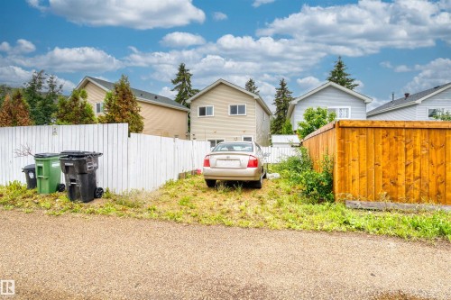 Image quality insufficient for description - 359 Kirkpatrick Crescent, Edmonton, AB 