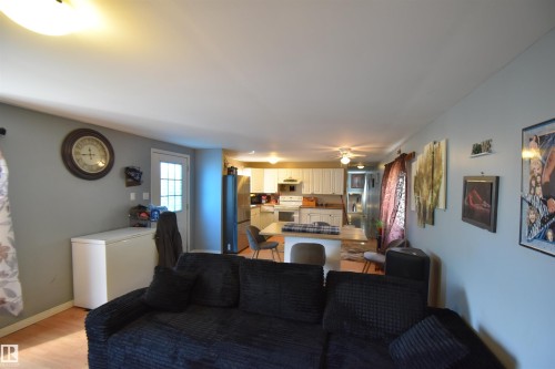 5414 54 Street, St. Paul Town, AB - Indoor Photo Showing Living Room