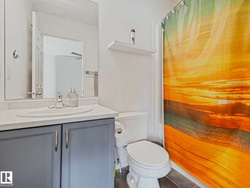 Image quality insufficient for description - 62 3075 Trelle Crescent Nw, Edmonton, AB - Indoor Photo Showing Bathroom