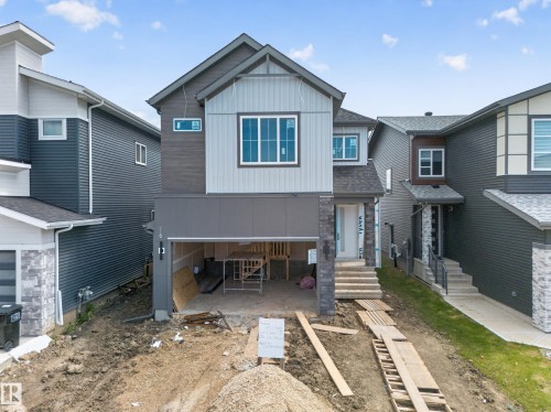 8915 Mayday Way, Edmonton, AB 