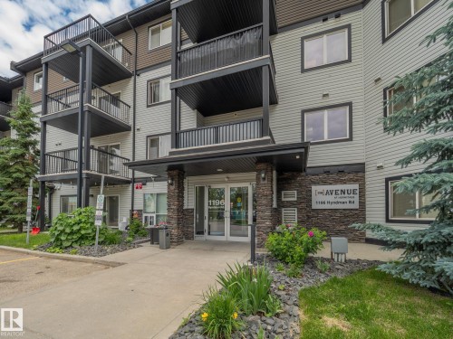 360 1196 HYNDMAN Road S  Edmonton, AB T5A 0X8