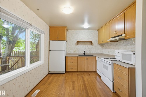3310 48 Street, Edmonton, AB 