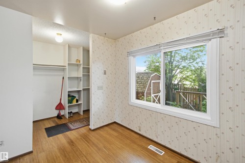 3310 48 Street, Edmonton, AB 