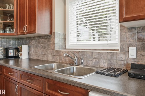 1 577 Butterworth Way, Edmonton, AB 