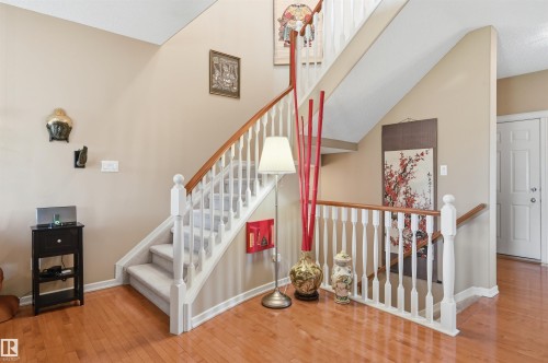 1 577 Butterworth Way, Edmonton, AB 