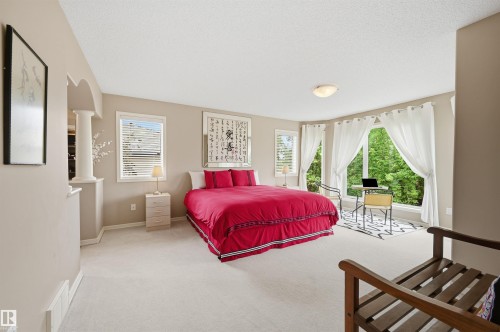 1 577 Butterworth Way, Edmonton, AB 