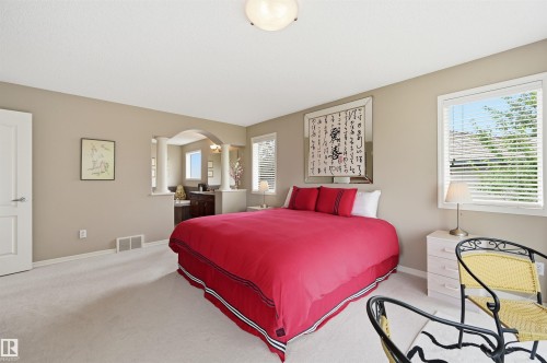 1 577 Butterworth Way, Edmonton, AB 